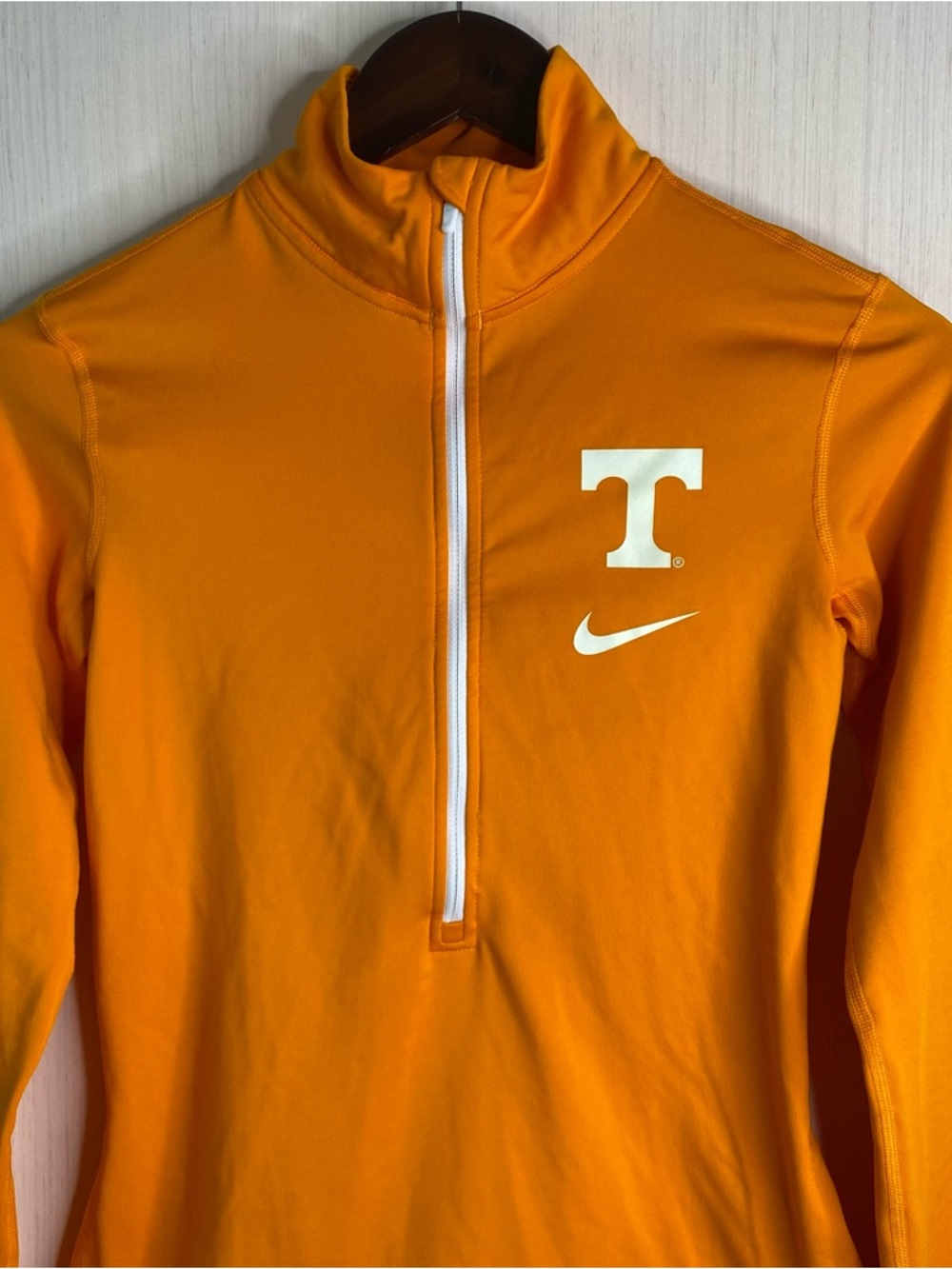 Nike Women’s Tennessee Volunteers Dri-Fit Orange 1/4 Zip Athletic Pullover Small - Picture 3 of 8